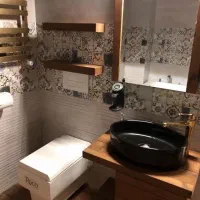 واحد لوکس فول امکانات