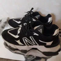 یک جفت کتانی نیو بالانس