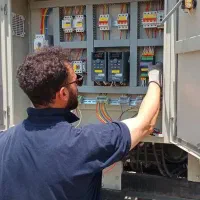 تعمیرات تخصصی چیلر ، هواساز ، سردخانه.