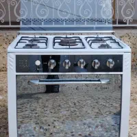 اجاق گاز۵ شعله سالم وتمیزقیمت۲۶۰۰ تخفیف پای معامله