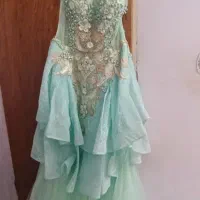 دو عدد پیراهن مجلسی خیلی تمیز فقط یک بار تن شده