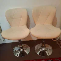 دو عدد صندلی پایه داره چرخشی