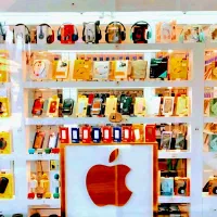 لیان غربی - مغازه ایده‌آل موبایل/لپتاپ/آرایشی/ps5