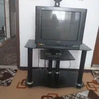 تلویزیون و میز تلویزیون و دیجیتال