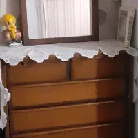 دراور و میز و صندلی ناهارخوری