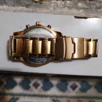 ساعت نو|ساعت|مشهد, ایثارگران|دیوار