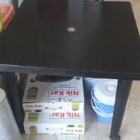 میز پلاستیکی