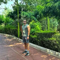 مربی بدنسازی ، یوگا و رزمی