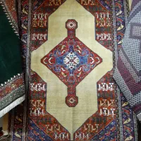 ۶ متری قشقایی کف ساده طلایی تک ترنج گل ابریشم