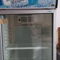 یخچال ویترینی در حد نو