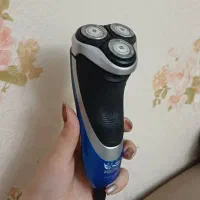 ریش تراش philips خارجی کاملا نو اصلا استفاده نشده|آرایشی، بهداشتی، درمانی|قدس, معادن شن و ماسه|دیوار