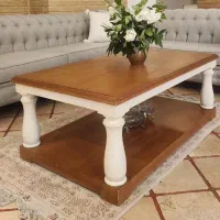 میز چوبی جلو مبلی