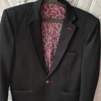 دوتا کت مردانه|لباس|ری, شهید غیوری (ابن باویه)|دیوار