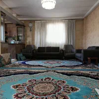 یک  واحد اپارتمان هشتاد و  پنج متری تمیز