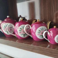 قوری چینی قرمز