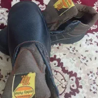 کفش نونو یک بار هم پوشیده نشده