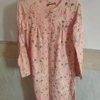 تعدادی لباس و چادر