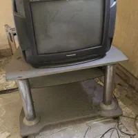 میز و تلویزیون