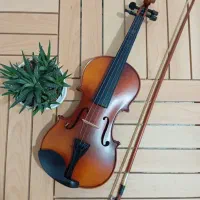 ویولن هنرجویی سایز 4/4 سالم و کم کارکرد