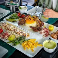 کارگر ساده و حرفه ای در رستوران/امکانات/حقوق بالا