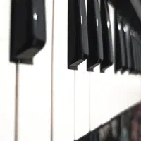 یک دستگاه ارگ و میدی کنترل یاماها اصل ژاپن