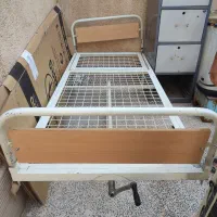 تخت بیمارستانی چرخ دار