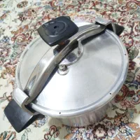 زودپز قدیمی کاملا سالم