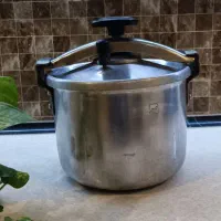 زودپز ۸ لیتری خوشپز و ۶ لیتری کنوود اصل ایتالیا