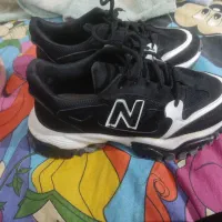 کفش نو|کیف، کفش، کمربند|مسجد سلیمان, |دیوار