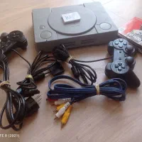 پلی وان دو دسته دارای مموری و ۱۴ بازی