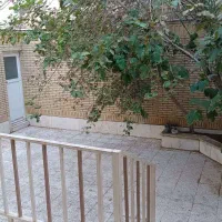 فروش منزل ویلایی کیوانفر، یک طبقه و سوئیت زیرزمین
