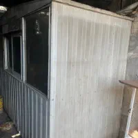 کانکس کارکرده تمیز درو پنجره آلمینیوم