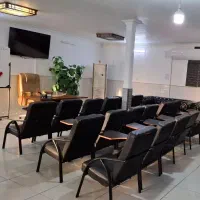 اجاره ساعتی فضا برای کلاس آموزشی و همایش کوچک|اجارهٔ کوتاه‌مدت دفتر کار و فضای آموزشی|قم, کیوانفر|دیوار