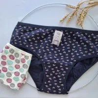 لباس زیر|لباس|رشت, توشیبا|دیوار