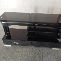 میز تلویزیون شیشه ای