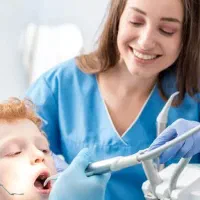 آموزش دستیار دندانپزشک