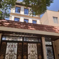 آپارتمان همکف ۲خواب با پارکینگ اسانسو