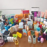 محصولات مراقب پوست و ارایشی تراست