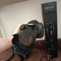 کنون 90 D