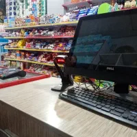 انبار دار چیدمان زن