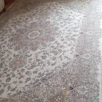 یک عدد فرش ۹ متری و یک عدد فرش ۶ متری