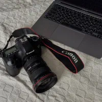 همکاری خیلی حرفه ای با فیلمبردار و میکاپ ارتیست