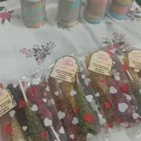 نبات دمنوشی و نمک خوراکی رنگی