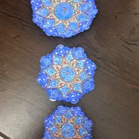 هنرزیبای نقاشی مینا روی ظروفی ازجنس مس