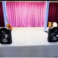 پرده ی مخملی با اندازه ی دو متر و نیم در ده متر