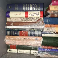 بیش از۲۵۰ کتاب ادبی وتاریخی ورمان اغلب نو میباشد