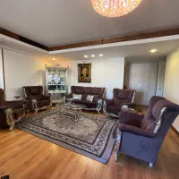 ست مبل و میزناهار خوری و ویترین