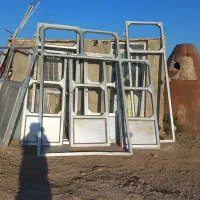 تعدادی درب و پنجره|مصالح و تجهیزات ساختمان|دامغان, |دیوار