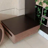 مبل ۷ نفره تمیز و سالم همراه میز جلو مبلی