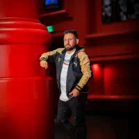 کیف مدارک گم شد بنام علی خواصی